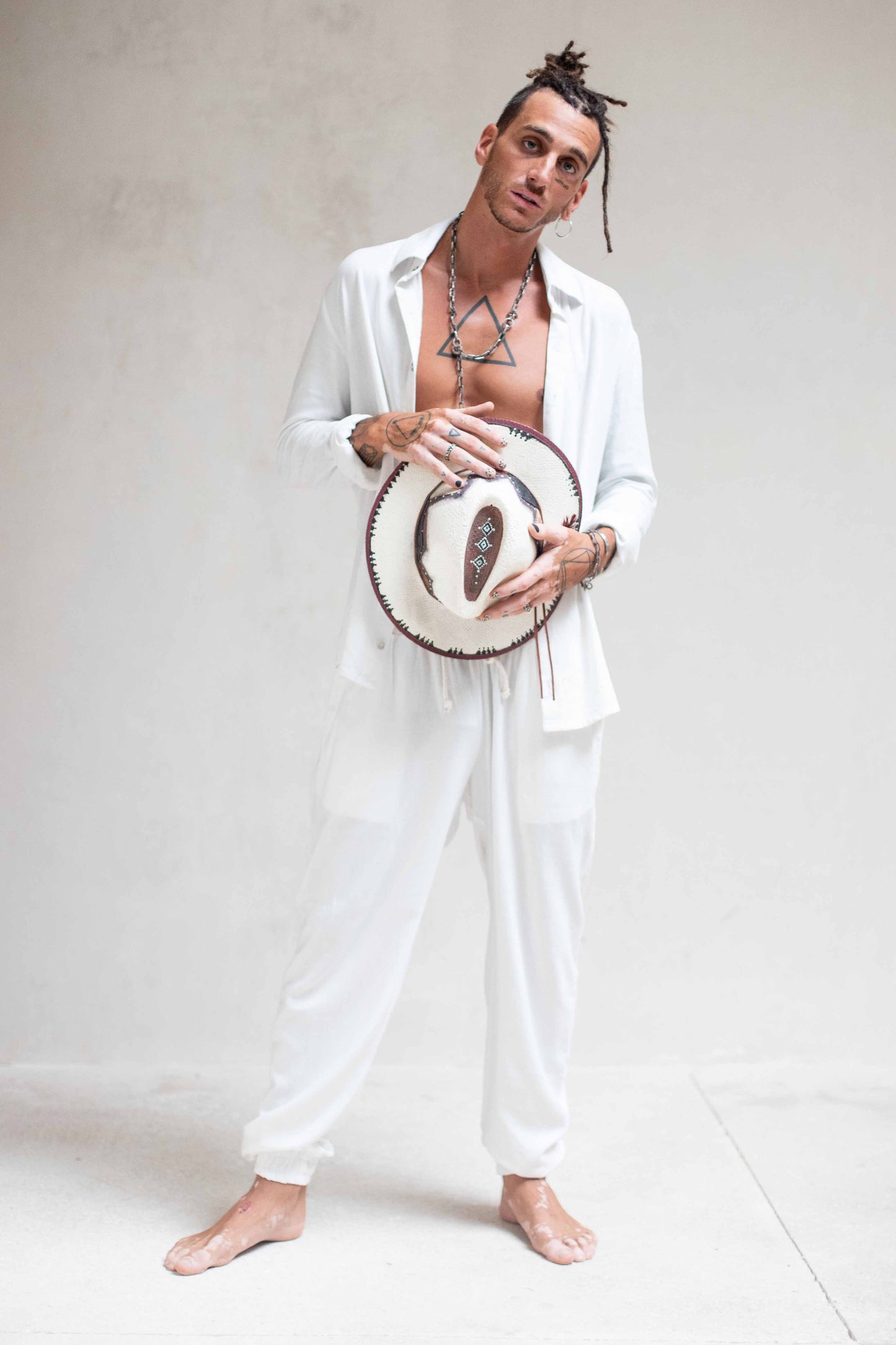 high end fashion resort wear sustainable fashion tulum fashion moda de alta gama ropa de resort moda sostenible moda fashion vestidos de fiesta elegantes marcas de moda kimono moderno ropa de lino linen clothing fashionista packing list for beach vacation lightweight travel pants women's beach essentials list beach trip packing list beach checklist beachwear brands
