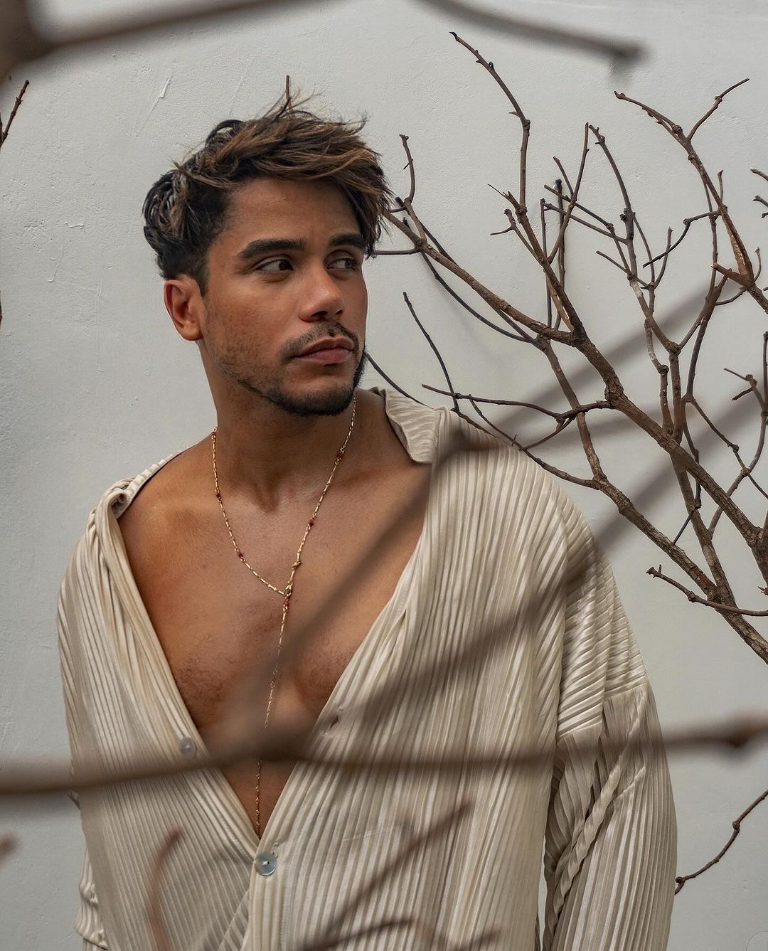 high end fashion resort wear sustainable fashion tulum fashion moda de alta gama ropa de resort moda sostenible moda fashion vestidos de fiesta elegantes marcas de moda  kimono moderno ropa de lino linen clothing fashionista packing list for beach vacation lightweight travel pants women's beach essentials list beach trip packing list beach checklist beachwear brands