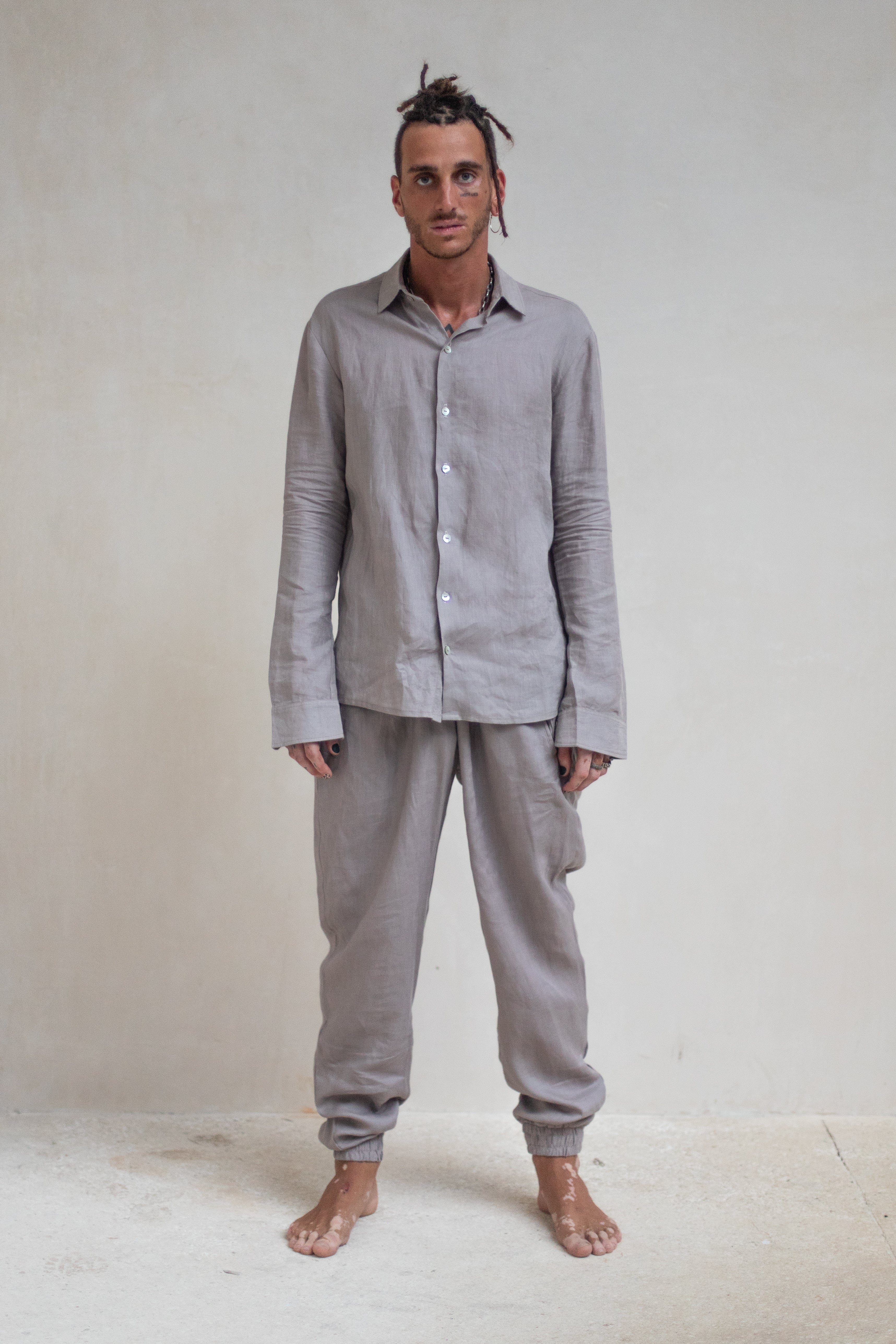 high end fashion resort wear sustainable fashion tulum fashion moda de alta gama ropa de resort moda sostenible moda fashion vestidos de fiesta elegantes marcas de moda  kimono moderno ropa de lino linen clothing fashionista packing list for beach vacation lightweight travel pants women's beach essentials list beach trip packing list beach checklist beachwear brands